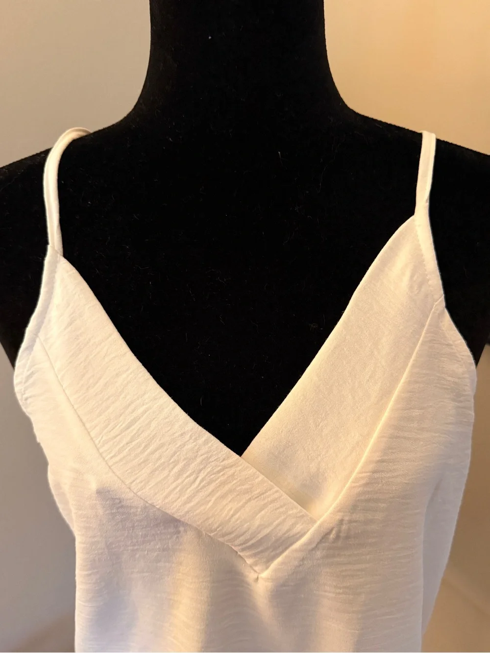Monteau White Textured V-Neck Spaghetti Strap Cami size L